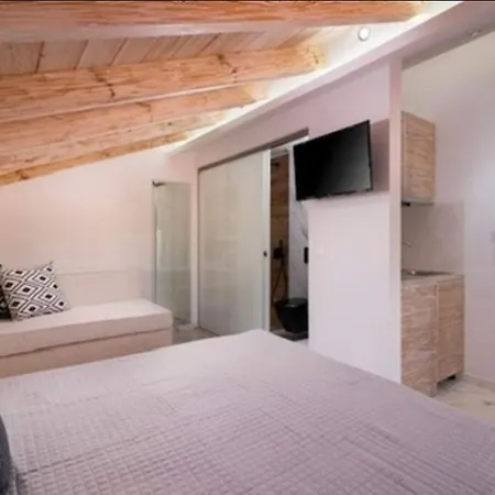 Lena Thassos Aparthotel 3*