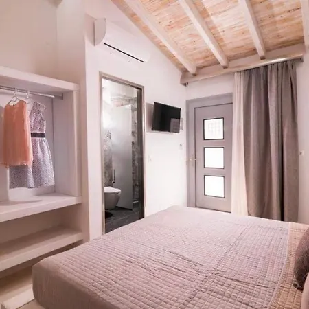 Lena Thassos 3* Potos