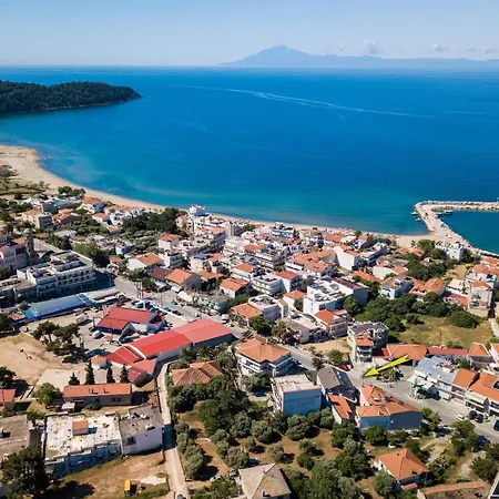 Lena Thassos 3*