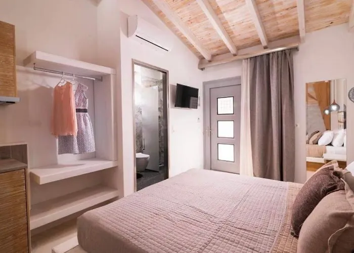 Lena Thassos 3* بوتوس